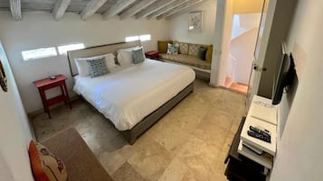 Superior Double Room, 1 King Bed, Non Smoking, Air conditioning | In-room safe, free WiFi