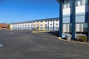 Exterior - Quality Inn & Suites Morgantown - University Area (Morgantown)