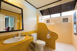 Bathroom - Bay View Resort Koh Phi Phi (Ko Phi Phi)