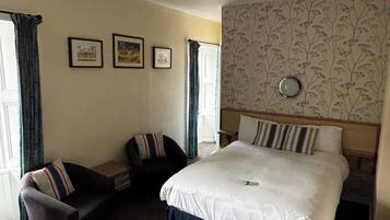 Laptop workspace, iron/ironing board, free WiFi, bed sheets