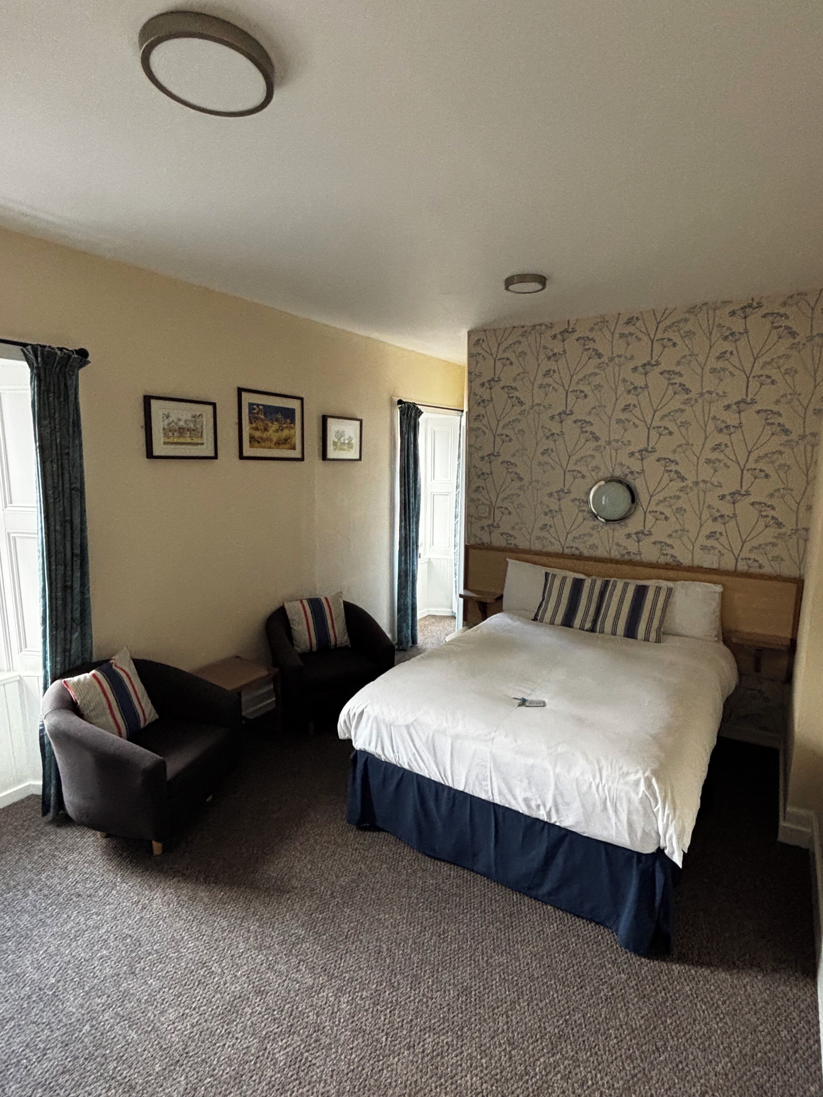 Laptop workspace, iron/ironing board, free WiFi, bed sheets