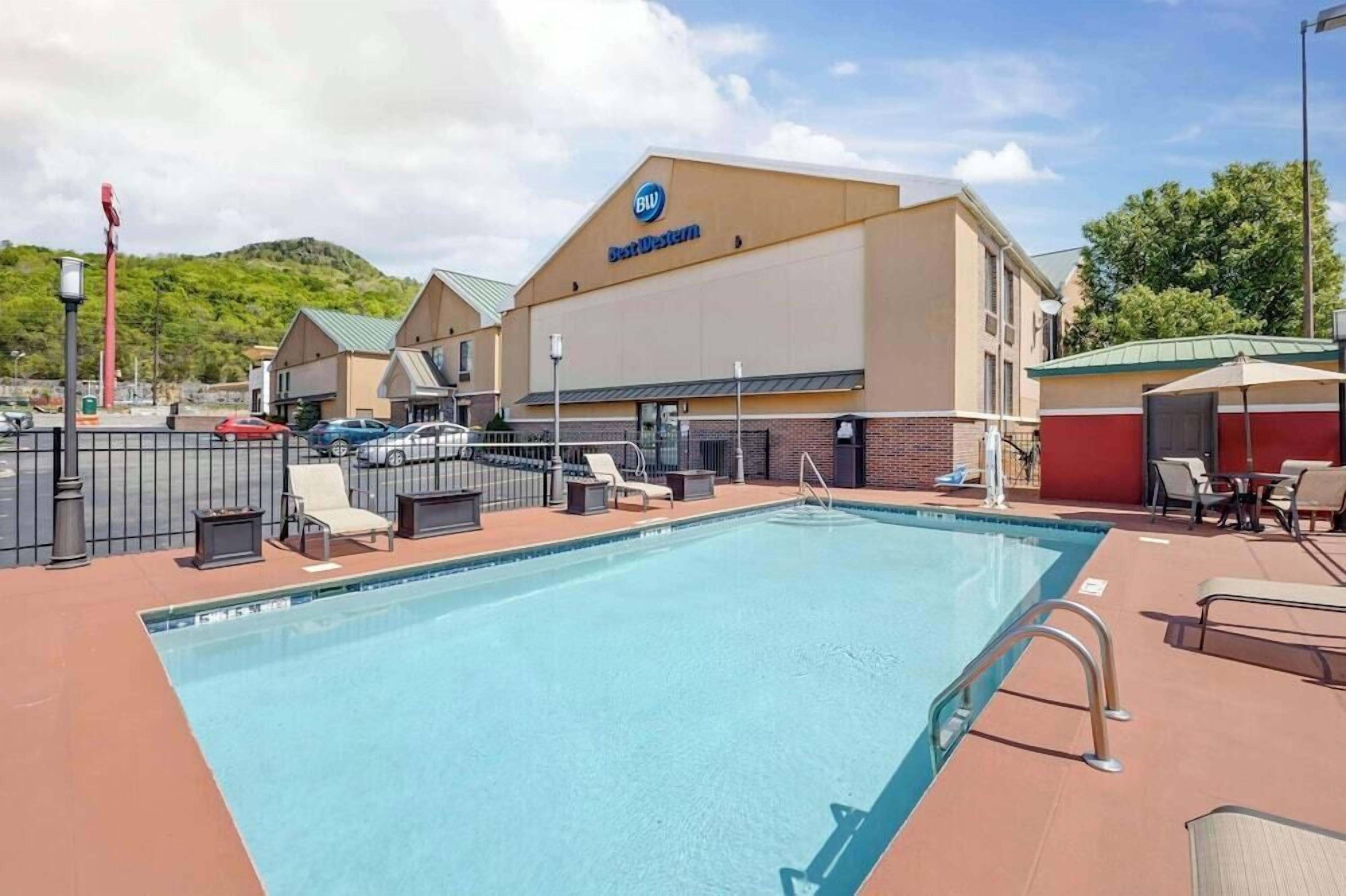 Indoor pool, outdoor pool