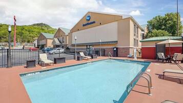 Indoor pool, outdoor pool