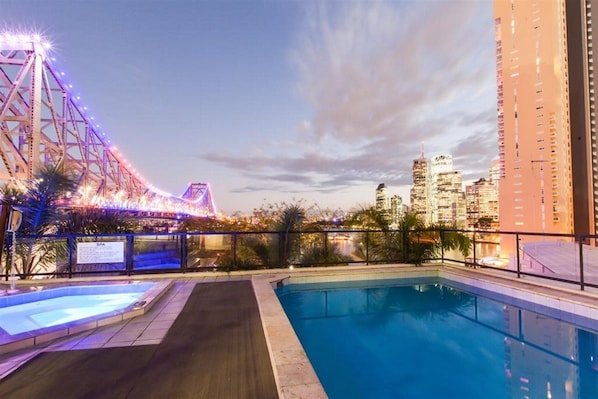 Pool - Oakwood Hotel and Apartments Brisbane (Brisbane)