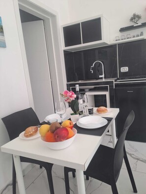 Dining - Vrbo Property (San Pietro In Bevagna)