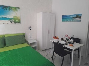 Room - Vrbo Property (San Pietro In Bevagna)
