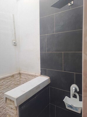 Bathroom - Vrbo Property (San Pietro In Bevagna)