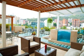 Outdoor dining - Hotel Faranda Collection Cali (Cali)
