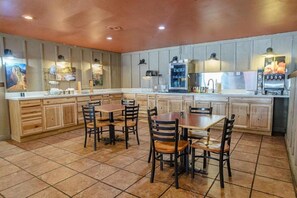 Dining - Zion Pioneer Lodge (Springdale)