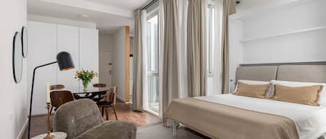 1 bedroom, iron/ironing board, WiFi (free)