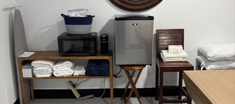 Cozy 1-bedroom cottage in serene Ravenel with AC