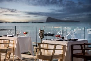 Outdoor dining - Sea Diamond Boutique Hotel and Spa (Calodyne)