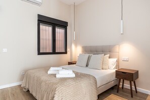 Iron/ironing board, free WiFi - Waou Essence I Tetouan - Short Duration (Madrid)