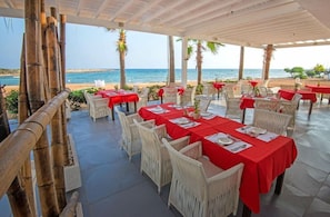 Outdoor dining - Dome Beach Marina Hotel and Resort (Ayia Napa)