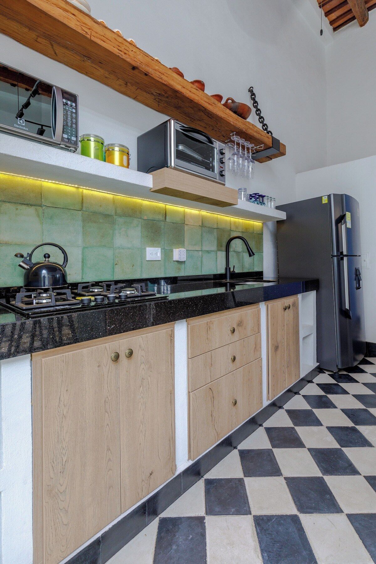 Microwave, oven, stovetop, coffee/tea maker