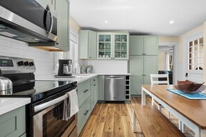 Fridge, microwave, oven, stovetop - The Hideaway - NEW! In downtown Bar Harbor! (Bar Harbor)