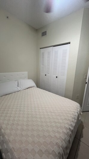 WiFi, bed sheets