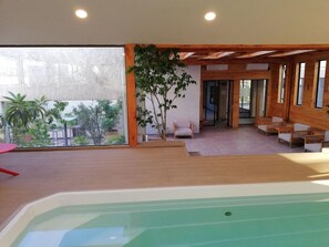 Indoor pool, outdoor pool - Diego Velasquez (Santiago)