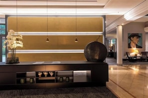 Lobby - Vienna House by Wyndham Remarque Osnabruck (Osnabrueck)