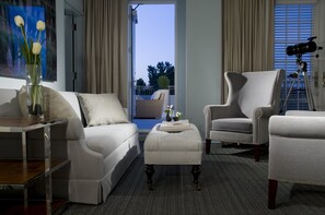 Living area - Kimpton Lorien Hotel and Spa (Alexandria)