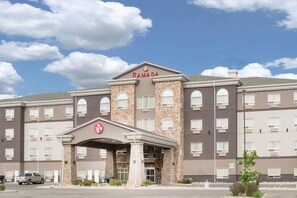 Exterior - Olds Hotel (Olds)