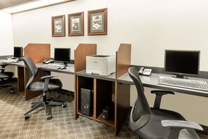 Business center - Olds Hotel (Olds)