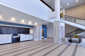 Lobby - Garden Plaza Hotel (Marietta)