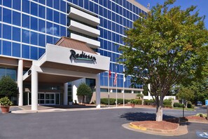 Exterior - Garden Plaza Hotel (Marietta)
