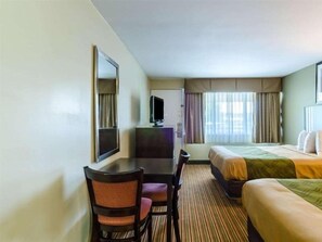 Room - Econo Lodge (Pittsfield)