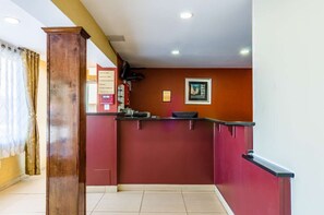 Lobby - Fairbridge Inn Express Pittsfield MA (Pittsfield)