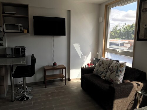 Furnished and equipped studio apartment, in Av. Germany near clinics and U.