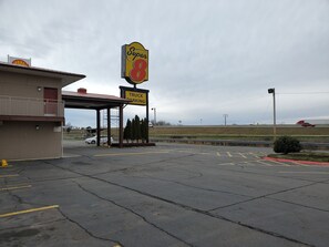 Property grounds - Super 8 Little Rock North Airport (North Little Rock)