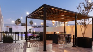 Outdoor dining - Tru by Hilton Saltillo (Saltillo)
