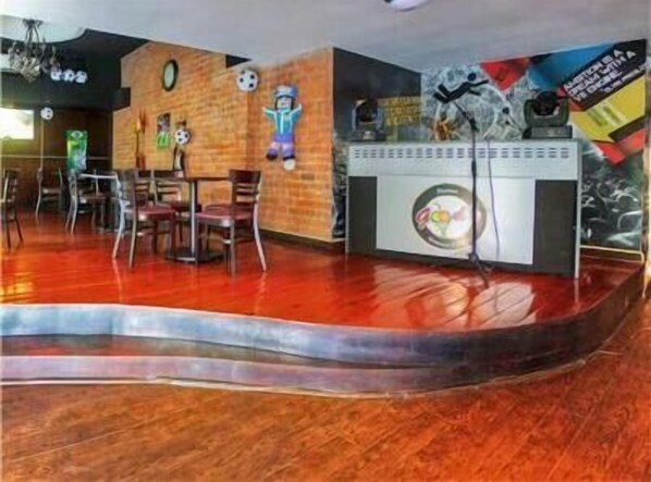 Bar (in der Unterkunft)