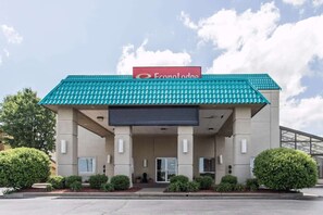 Exterior - Econo Lodge Inn and Suites Joplin MO (Joplin)
