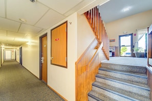 Interior - Capital O Amerihost Inn and Suites Kingdom City Hwy 54 MO (Kingdom City)