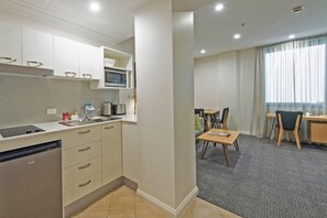 Private kitchen - Mantra Adelaide Central (Adelaide)
