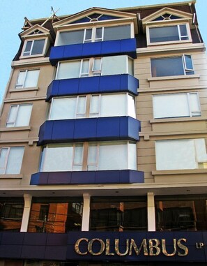 Exterior detail - Columbus Palace Hotel (La Paz)