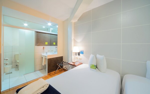 Room - Columbus Palace Hotel (La Paz)