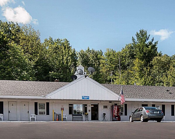 Exterior - Econo Lodge Westminster, MA (Westminster)
