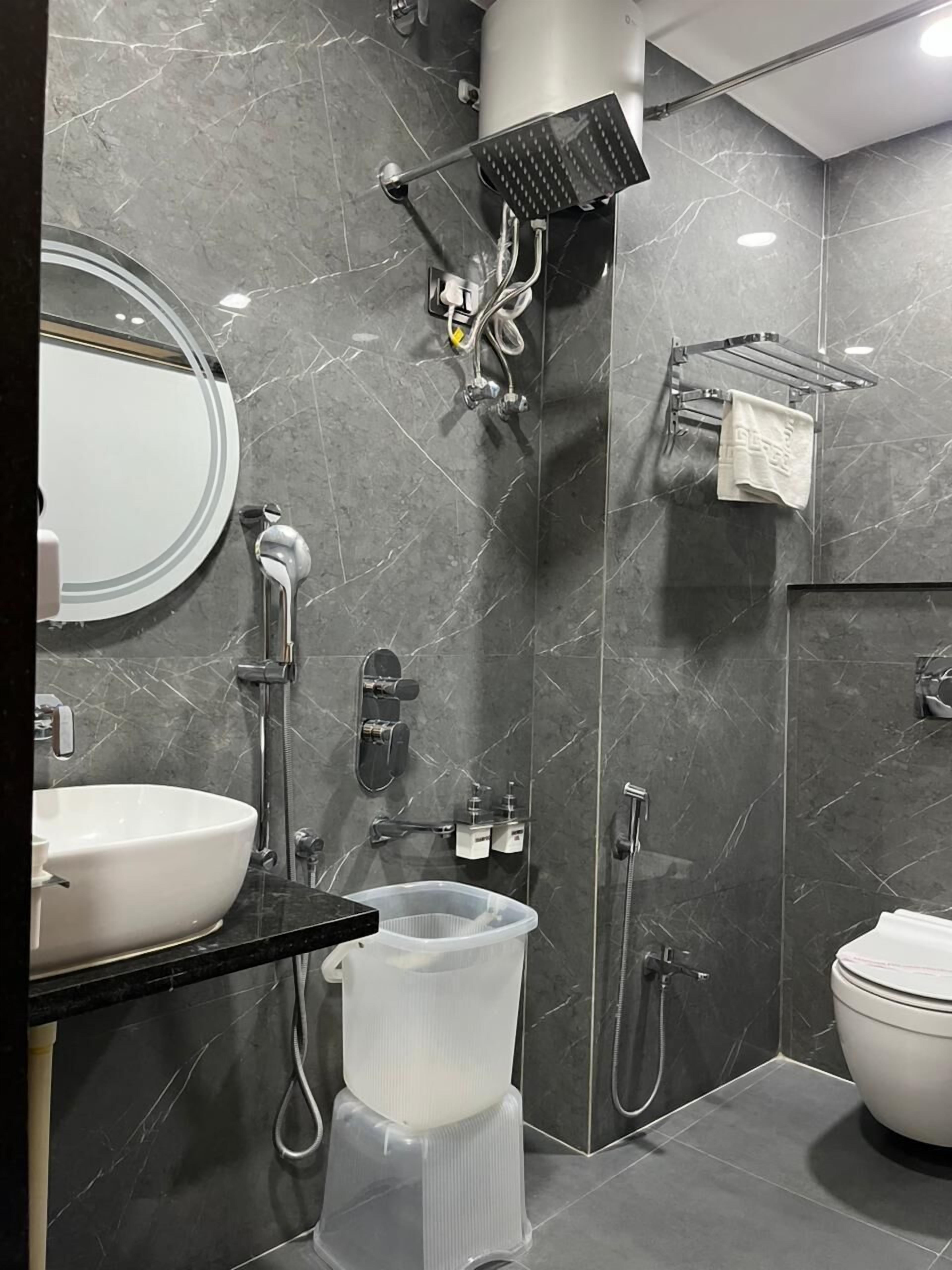 Handtücher, Seife, Shampoo, Toilettenpapier