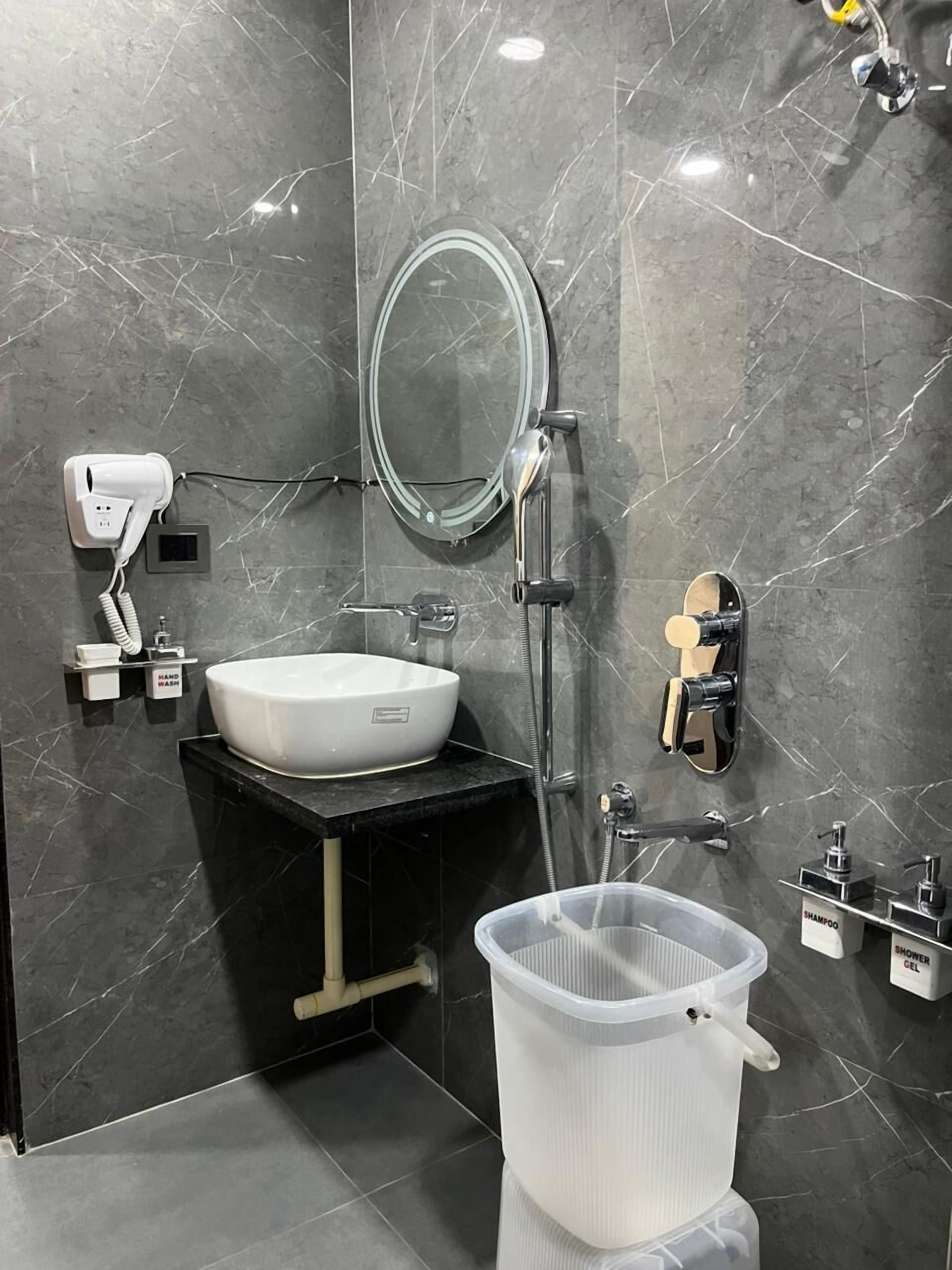 Towels, soap, shampoo, toilet paper
