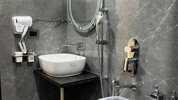 Towels, soap, shampoo, toilet paper