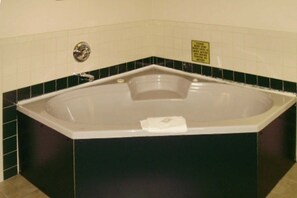 Bathroom - The Inn at Grayson (Grayson)