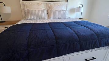 2 slaapkamers, een strijkplank/strijkijzer, gratis wifi, beddengoed