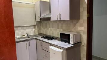 Fridge, microwave, stovetop
