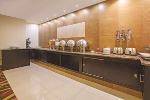 Dining - LA Hotel BY LA Quinta SAN Luis Potosi (San Luis Potosi)