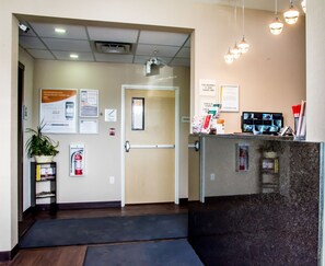 Lobby - Econo Lodge Fox Creek, AB (Fox Creek)