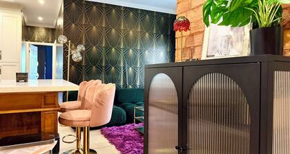 Le Velours Déco – Art Deco Retreat in East Village