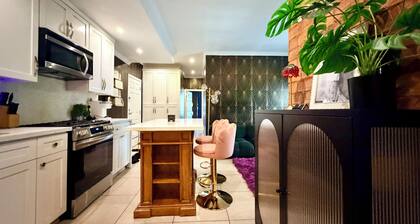 Le Velours DĂ©co â Art Deco Retreat in East Village
